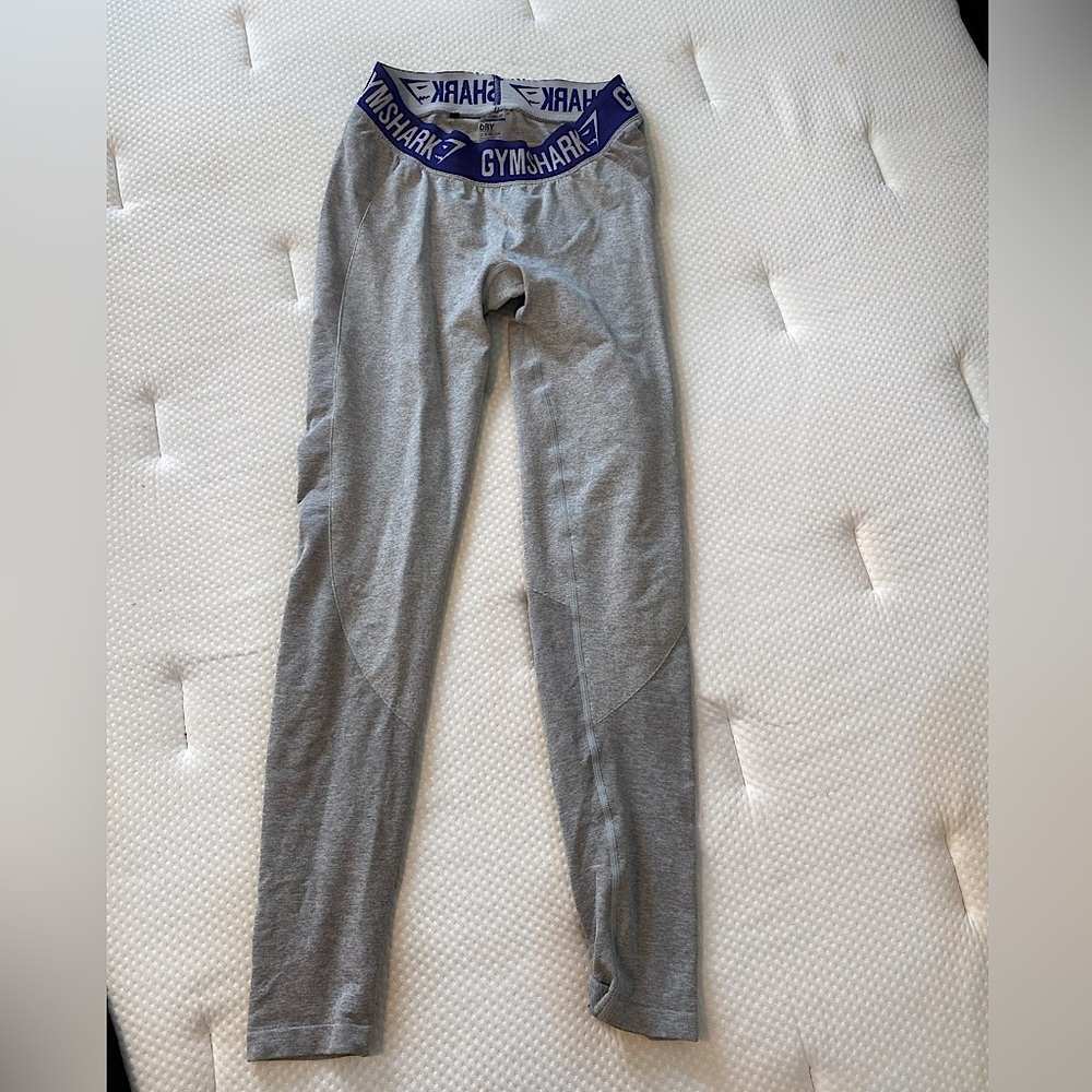 GREY GYMSHARK LEGGINGS